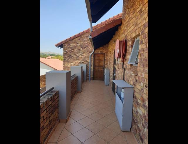 2 BEDROOM APARTMENT SOLD IN THERESAPARK